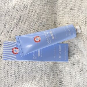 FIRST AID BEAUTY Ultra Repair Rescue Barrier Balm with Dimethicone, 63.7g/2.25fl